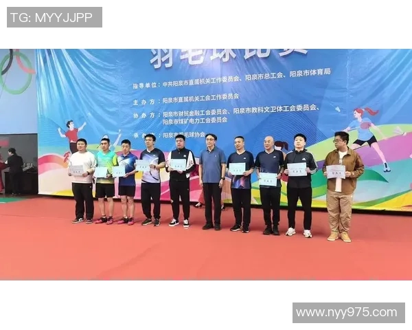 武汉羽毛球队与重庆羽毛球队赛后复盘团队协作的精彩瞬间与经验分享